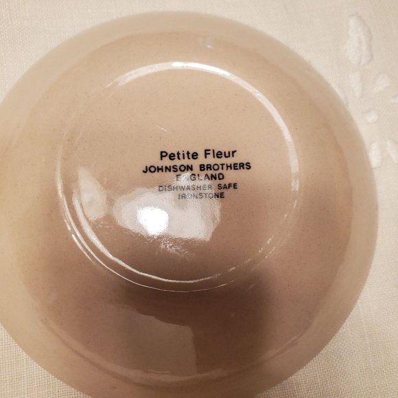Johnson Bros Vintage Ironstone Petite Fleur Creamer/Sauce/Dessert/fruit Bowl Set - Picture 5 of 5